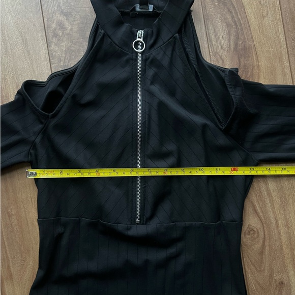 GUESS Black Bodycon Zipper Dress - Picture 6 of 11